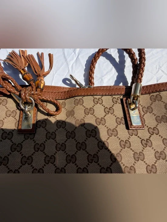 Gucci Bella GG Canvas Tote - Picture 8 of 16